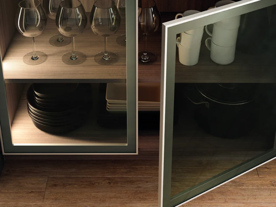 Portes vitrées intégrées dans un meuble de cuisine
